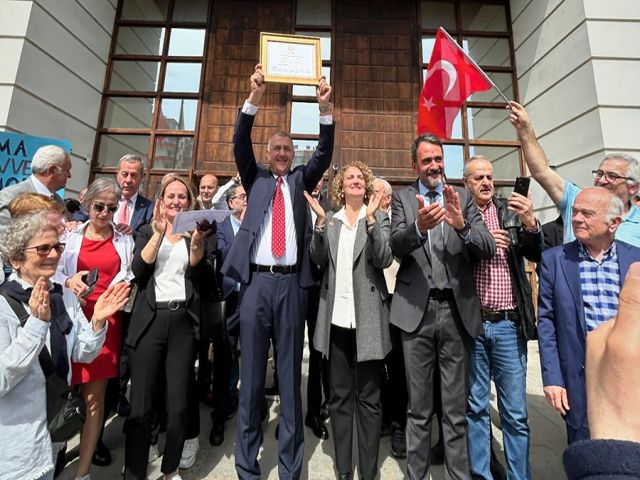 Enver Atagün Mazbatasını Aldı