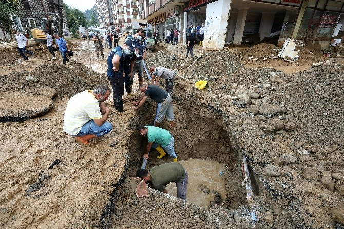 Bakanlar Soylu, Kurum ve Karaismailoğlu, Rize'de afet bölgesinde