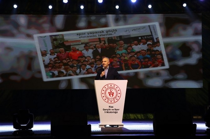 Rize'de Sporun Yıldızları Ödül Töreni Düzenlendi