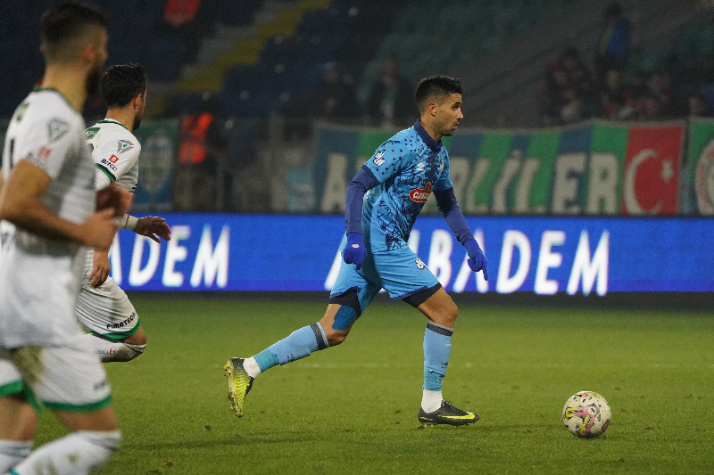 Çaykur Rizespor Denizlispor'u Geçti