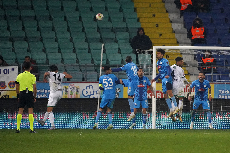 Çaykur Rizespor Denizlispor'u Geçti