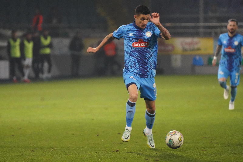 Çaykur Rizespor Denizlispor'u Geçti