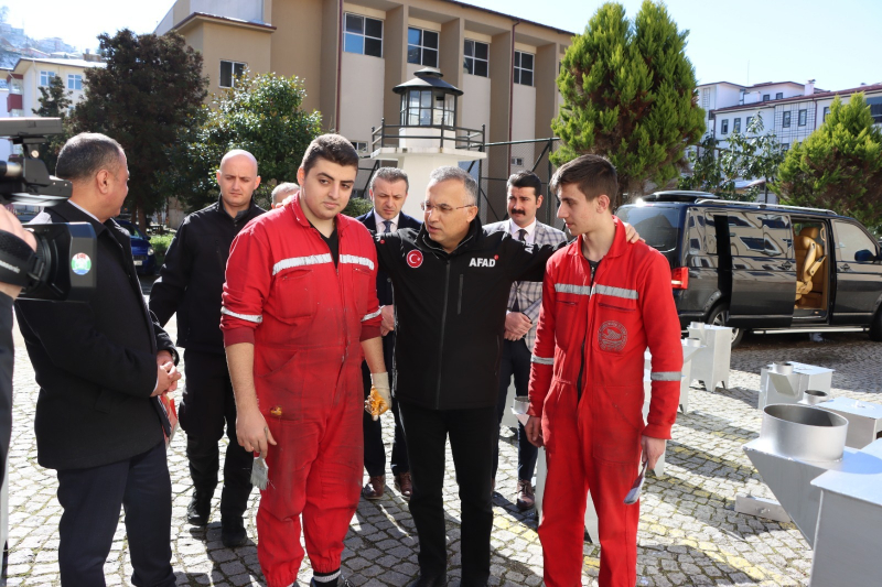 Rize Valiliği Deprem Bölgesine Verilen Destekler ile İlgili Açıklama Yaptı.