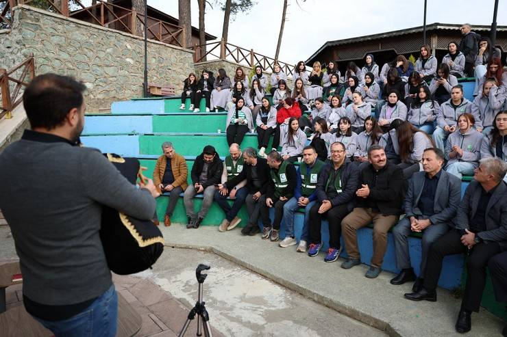 Rize'de Genç Kızlar Bağımlılıkla Mücadele İçin Bir Araya Geldi