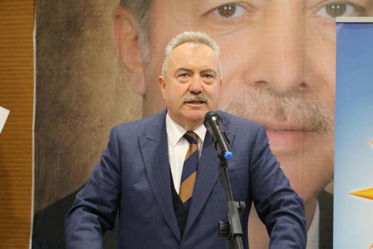Kalkandere AK Parti’de Ayyıldız Görevi Kurt’a Devretti