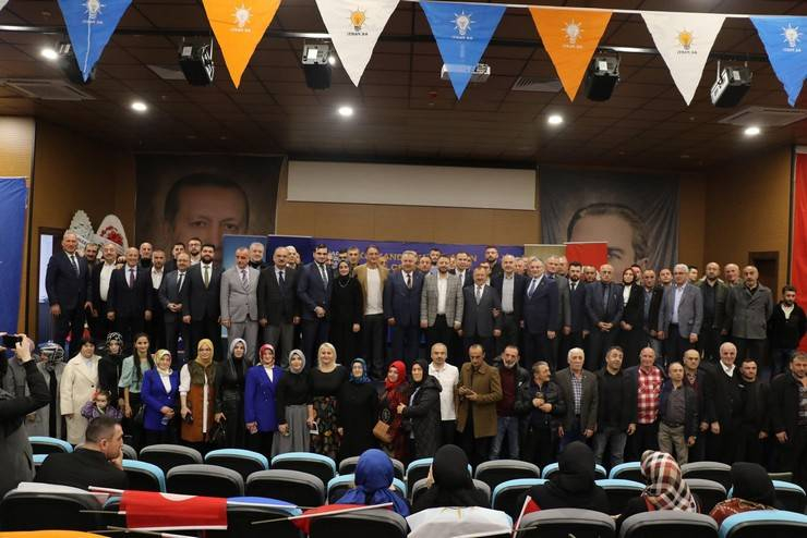 Kalkandere AK Parti’de Ayyıldız Görevi Kurt’a Devretti