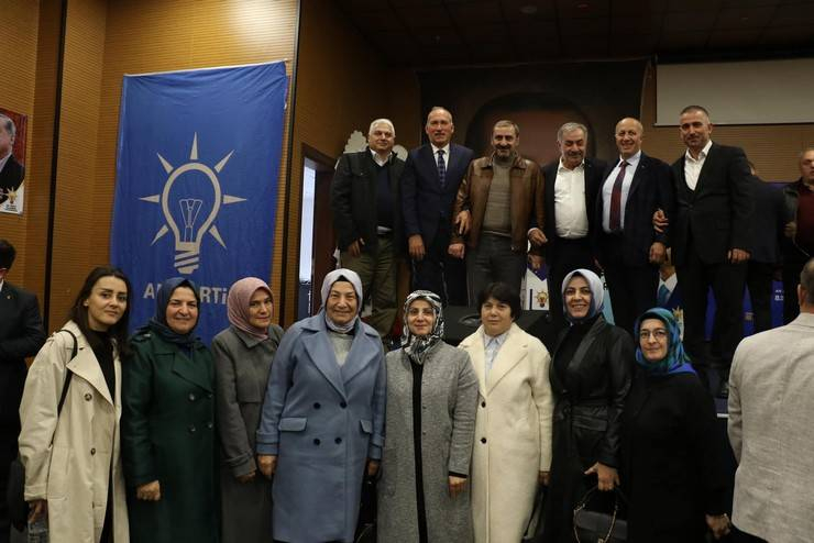 Kalkandere AK Parti’de Ayyıldız Görevi Kurt’a Devretti
