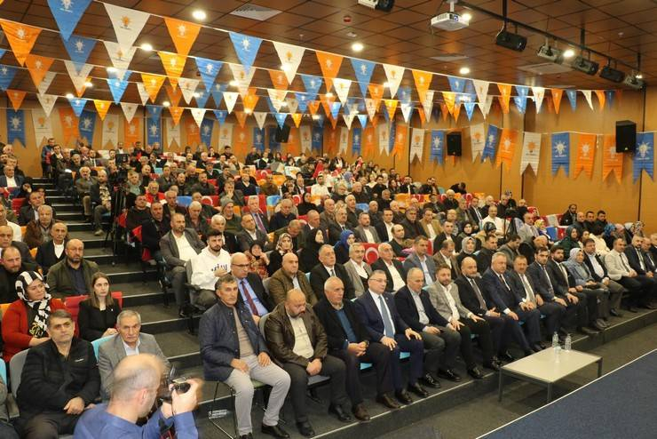 Kalkandere AK Parti’de Ayyıldız Görevi Kurt’a Devretti