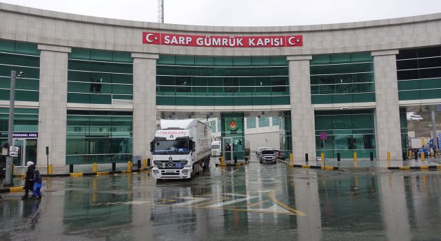 Sarp Sınır Kapısı'ndan geçen yıl 1,3 milyon yolcu giriş çıkış yaptı