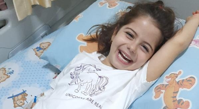 Lösemi hastası 6 yaşındaki Elisa, koronavirüse yenildi