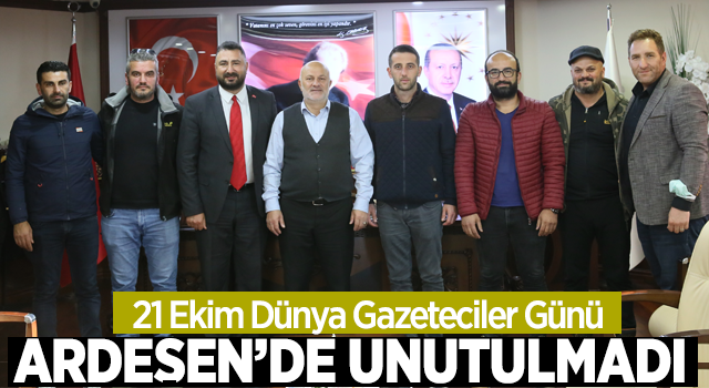 Ardeşen Belediye Başkanı Avni Kahya Gazeteciler Günü vesilesiyle gazetecilerle bir araya geldi.