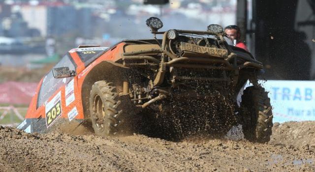 Karadeniz Off-Road Kupası 3. ayak yarışları, Trabzon'un Akçaabat ilçesinde yapıldı.