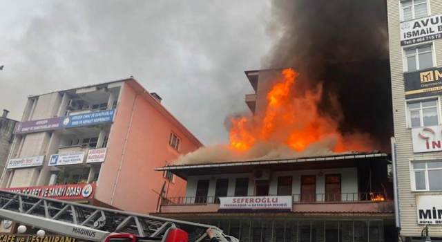 Ardeşen'de Çıkan Restoran Yangını Paniğe Neden Oldu