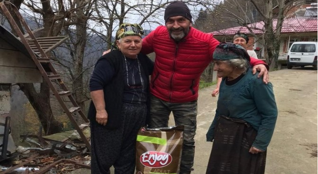 Köyündeki Sokak Kedileri İçin Kampanya Başlattı, 12 Bin Tl Topladı