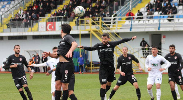 Pazarspor evinde mağlup