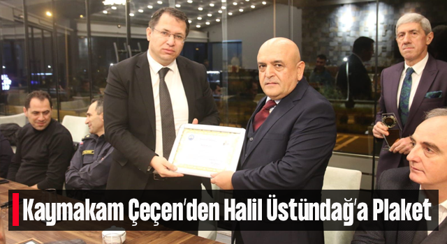 Ardeşen Tapu Müdürü Üstündağ'a Plaket