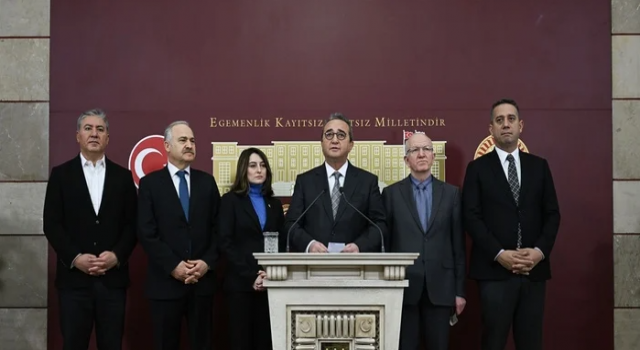 CHP'li Bülent Tezcan: Başörtüsü teklifine destek vermeyeceğiz