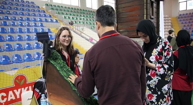 Rize’deki Robotek Yarışmasında Hazırlanan Doğal Afet Projesi İlgi Odağı Oldu