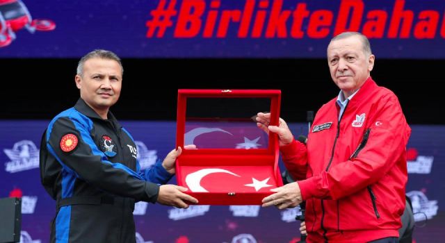 Cumhurbaşkanı Erdoğan'dan Uzay Ajansı paylaşımı