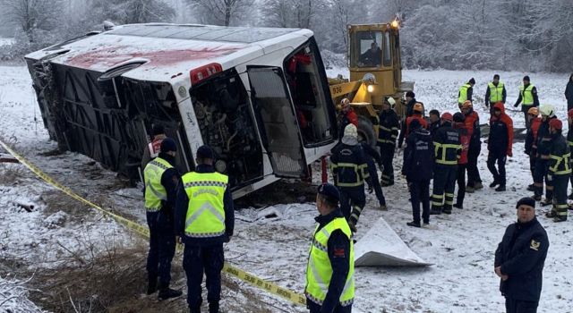 Kastamonu'da yolcu otobüsünün devrildiği kazada 6 kişi öldü