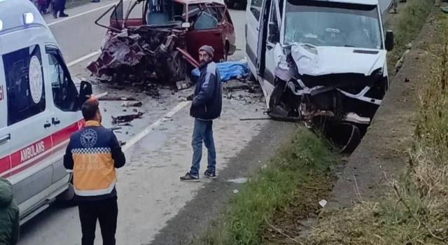 Ordu’da Otomobil İle Minibüs Çarpıştı: 2 Ölü, 1 Yaralı