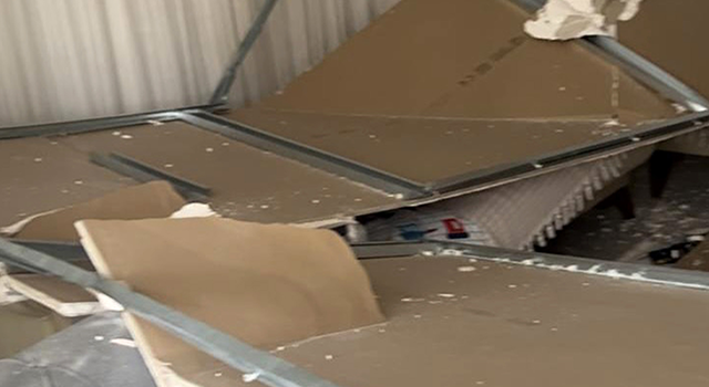 Asma tavan çöktü, anne ve 2 çocuğu birkaç dakikayla kurtuldu