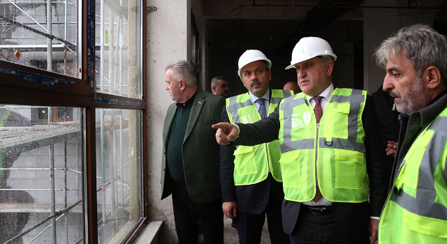 Bakan Bak, Rize'de öğrenci yurdu inşaatlarında incelemede bulundu