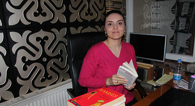 Kızını örnek aldı, 43 yaşında üniversitede okuyor