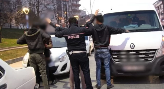 Rize’de Yapılan Aramalarda Çok Sayıda Silah Ele Geçirildi: 1 Kişi Tutuklandı
