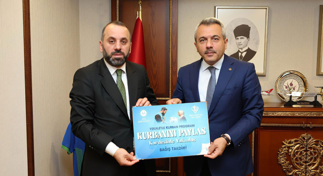 Vali Baydaş, Kurbanını TDV'ye Bağışladı