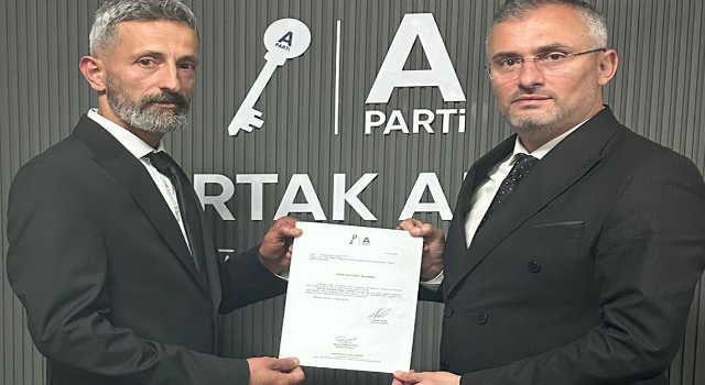 Anahtar Parti’de Güneysu’ya “Aşık” Başkan