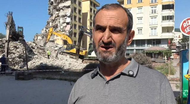Rize'de boşaltılan binaların yıkımı devam ediyor