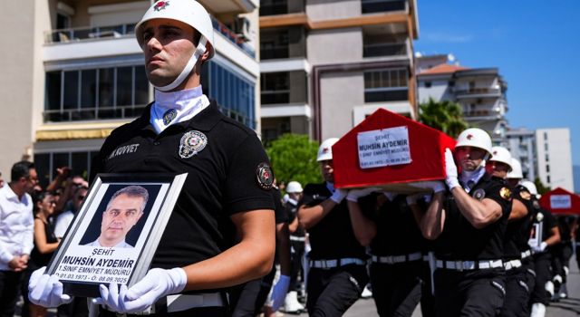 Şehit Polisler Muhsin Aydemir ve Hasan Akın İzmir’de Son Yolculuklarına Uğurlandı