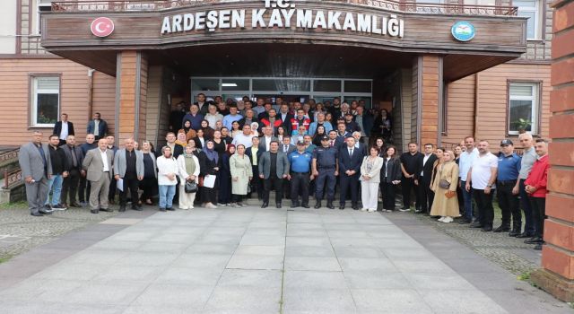 “Ardeşen Eğitimde Birleşiyor” projesi hayata geçirildi.