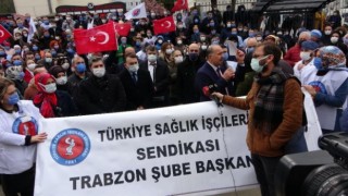Kırmızı Alarmın Verildiği Trabzon’da Sağlık Çalışanları Sosyal Mesafeyi Hiçe Saydı