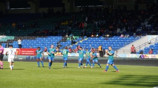 Çaykur Rizespor Son Dakikalarda Güldü