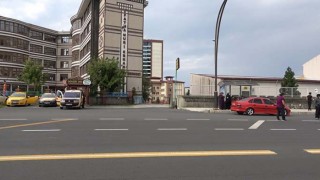 Okullar bölgesinde yaya geçidi olmaması velileri tedirgin ediyor