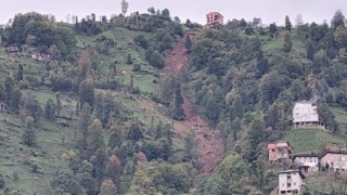 Rize'de Çay Bahçesinde Heyelan Meydana Geldi