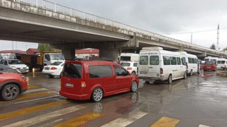 Trabzon'da kaza trafiği kilitledi