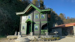 Rize'de bu evi görenler şaşkına döndü! Tek tuşla evin yönünü değiştiriyor