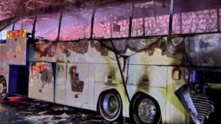 Rize'den giden polisleri taşıyordu, otobüs alev alev yandı
