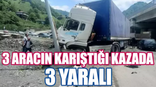 Artvin’in Hopa ilçesinde 3 aracın karıştığı kazada 3 kişi yaralandı