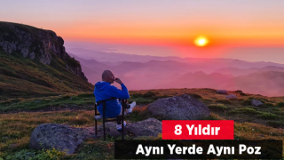 Rize’de 8 yıldır aynı yerde ‘Sandalye pozu’ için bekliyor