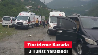 Zincirleme trafik kazasında 3 turist yaralandı