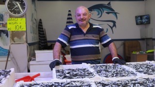 Balıkçılar denizlerin soğumasını bekliyor