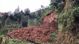 Rize'de toprak kayması sonucu 1 evde hasar oluştu