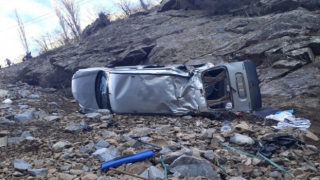 Artvin'de trafik kazasında aynı aileden 4 kişi yaralandı