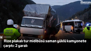 Rize plakalı tur midibüsü saman yüklü kamyonete çarptı: 2 yaralı