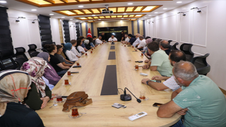 "Ardeşen İlçe Kaymakamı ve Eğitim Camiası Başarılı Öğrencileri Tebrik Etti"