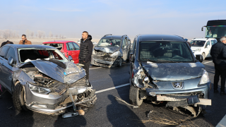 Van'daki zincirleme kazalar; 9'u ağır, 30 kişinin tedavisi sürüyor